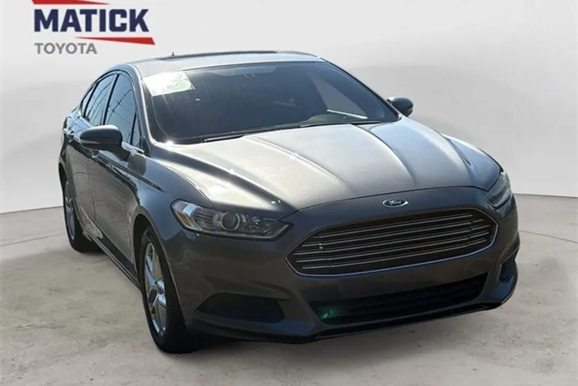2013 Ford Fusion SE photo 1