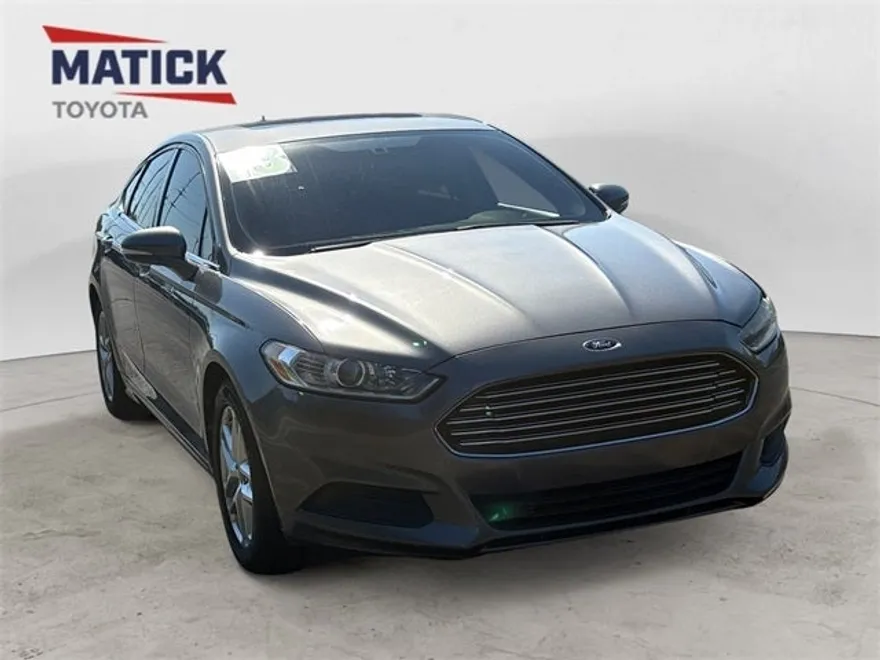 2013 Ford Fusion SE photo 1