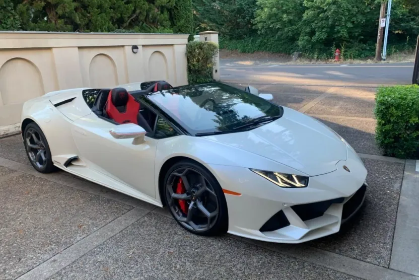 2020 Lamborghini Huracan Evo Spyder photo 1