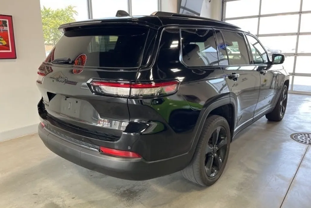 2021 Jeep Grand Cherokee Altitude photo 1