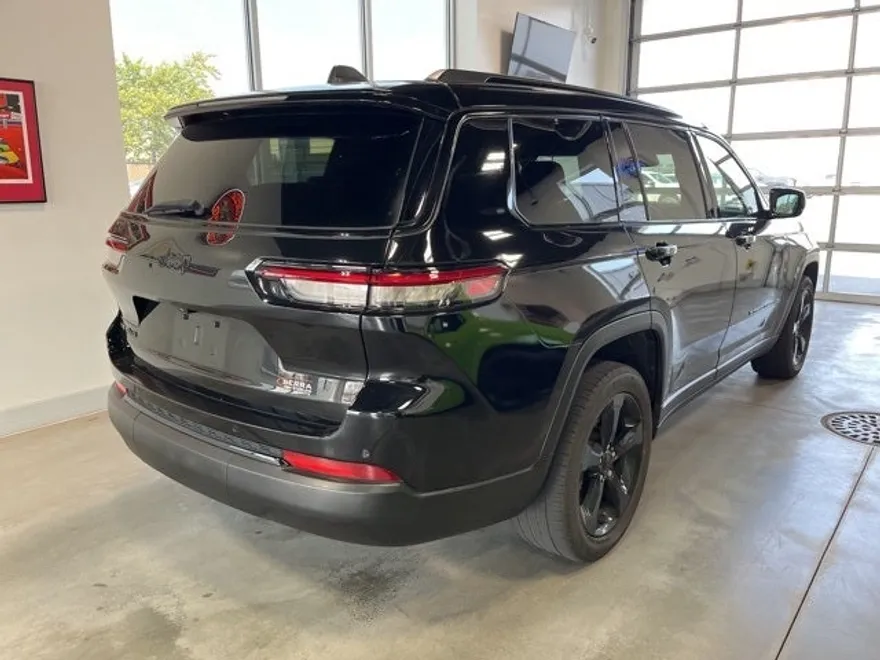 2021 Jeep Grand Cherokee Altitude photo 1