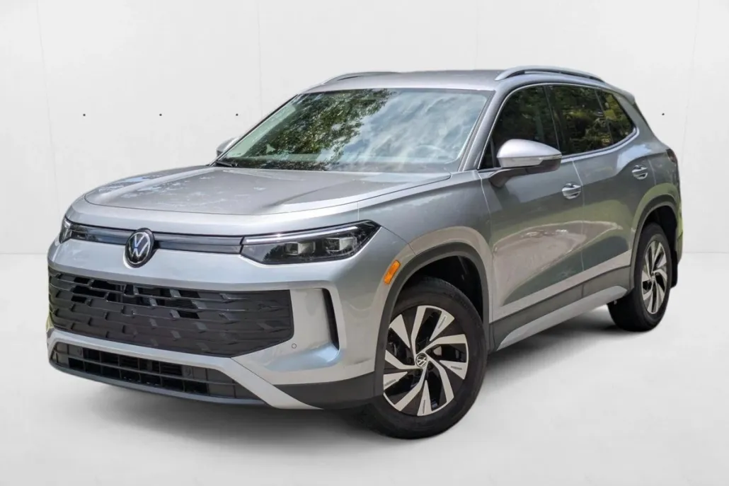 2025 Volkswagen Tiguan S photo 1
