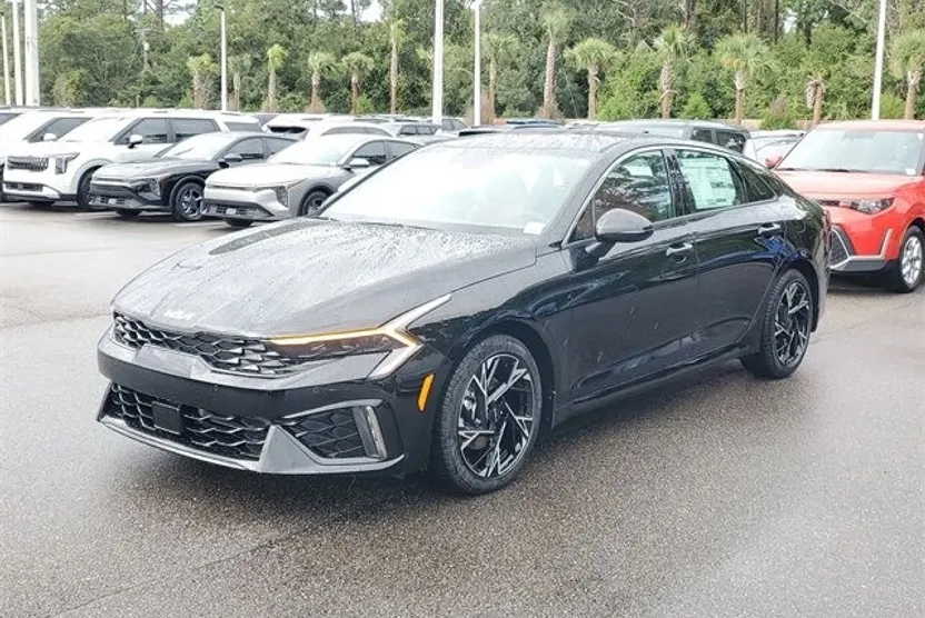 2026 Kia K5 GT-Line photo 1