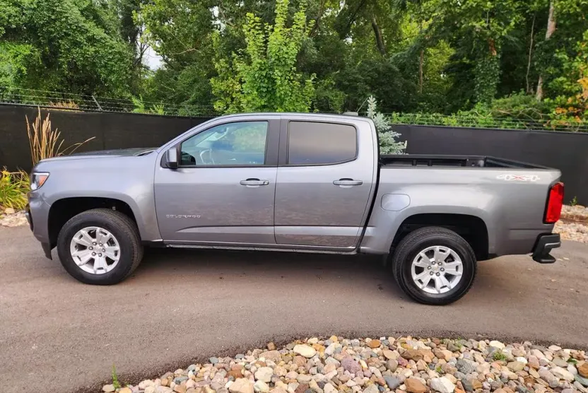 2022 Chevrolet Colorado LT photo 1