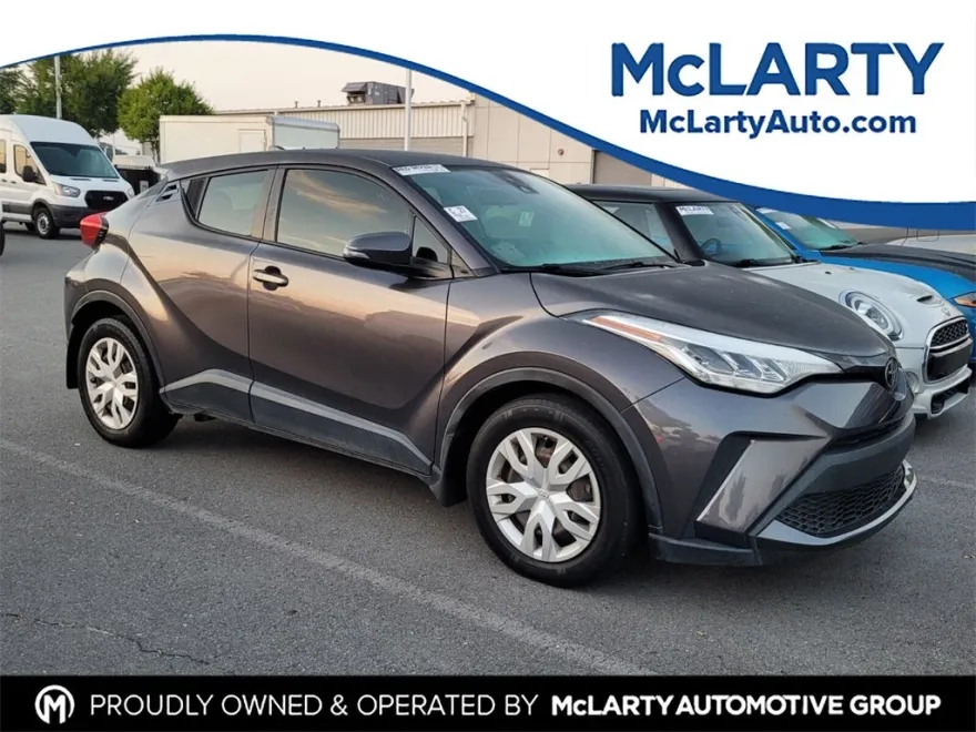 2020 Toyota C-HR LE photo 1