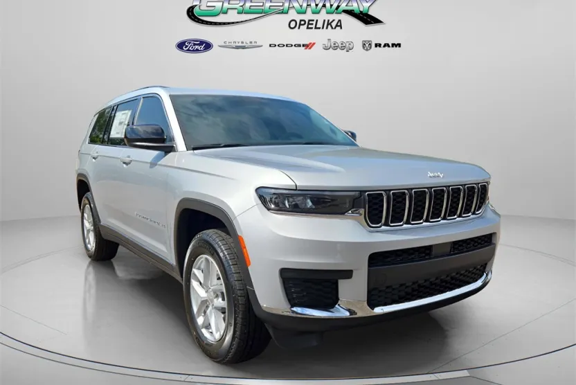 2025 Jeep Grand Cherokee Laredo photo 1