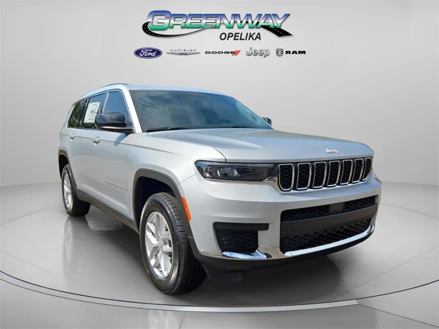 2025 Jeep Grand Cherokee Laredo photo 1