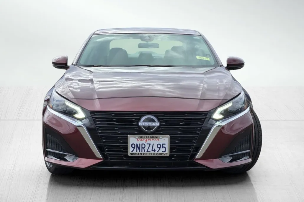 2024 Nissan Altima 2.5 SL photo 1
