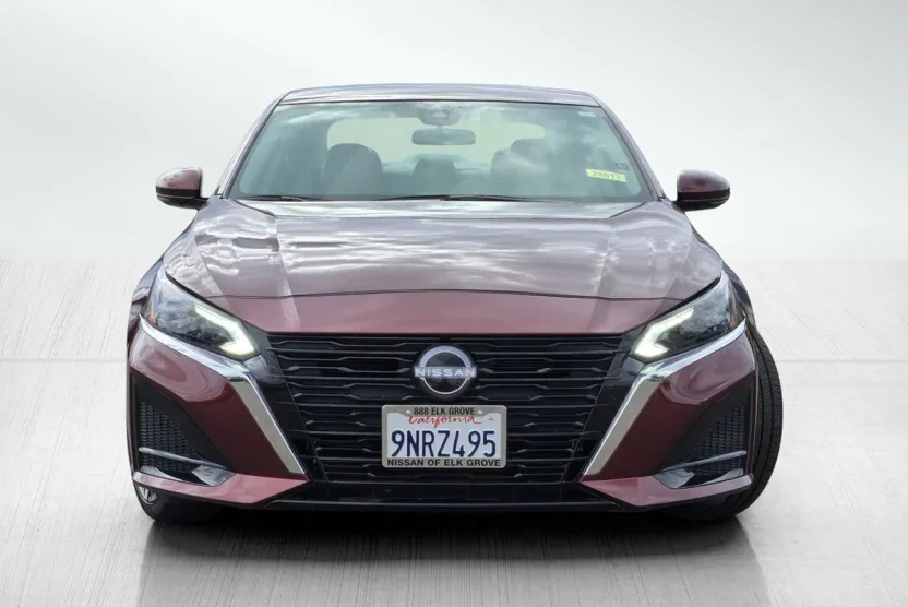 2024 Nissan Altima 2.5 SL photo 1