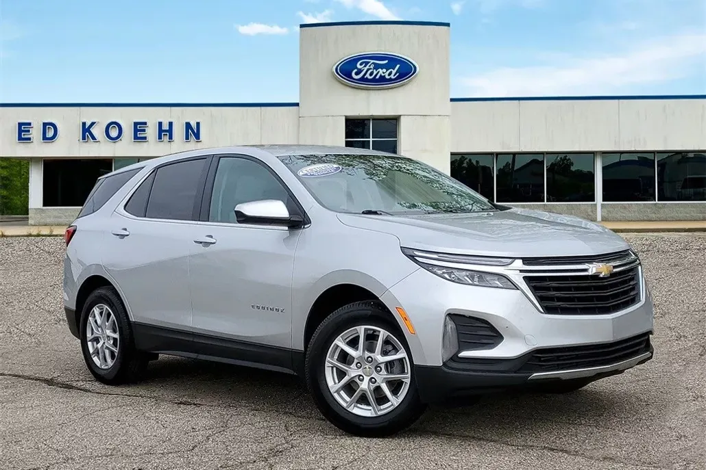 2022 Chevrolet Equinox LT photo 1