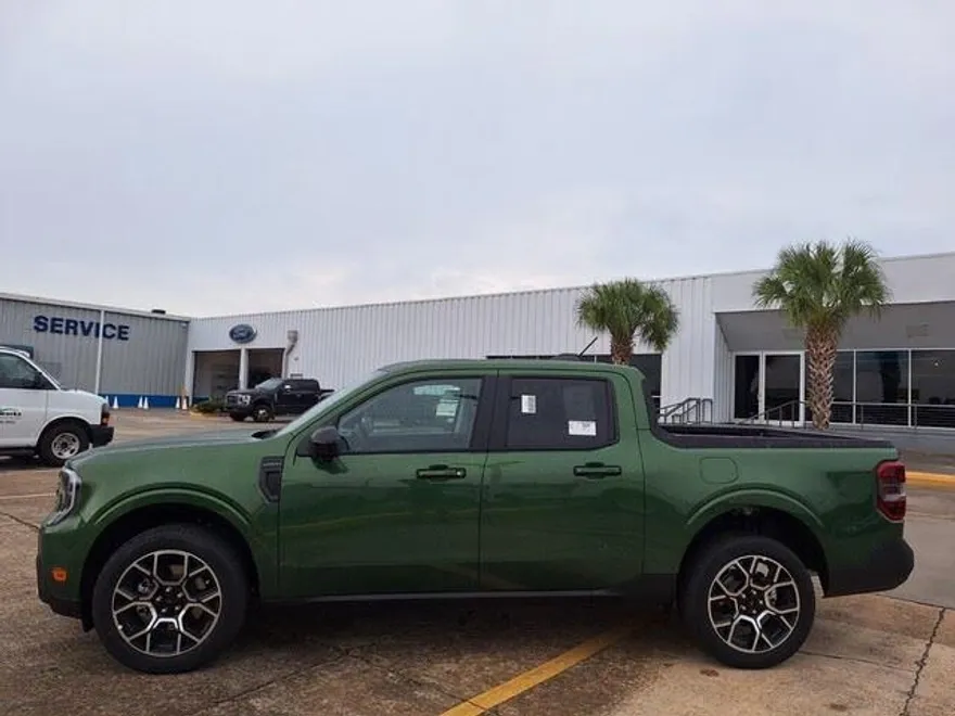2025 Ford Maverick Lariat photo 1