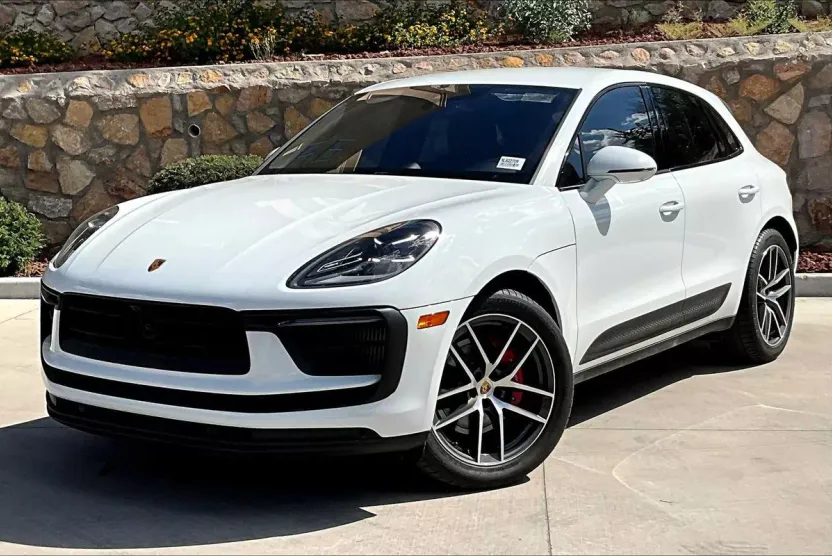 2022 Porsche Macan S photo 1