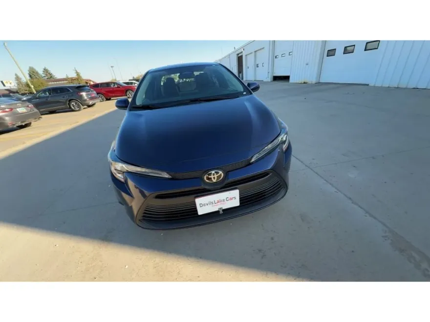 2024 Toyota Corolla LE photo 1