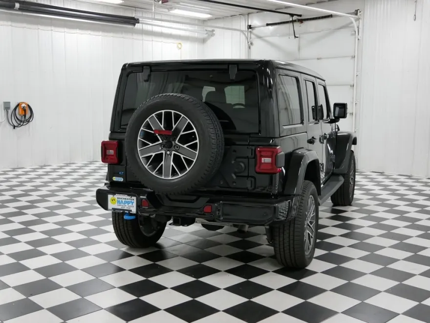 2022 Jeep Wrangler Unlimited Sahara High Altitude 4xe photo 1