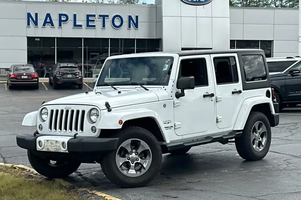 2016 Jeep Wrangler Unlimited Sahara photo 1