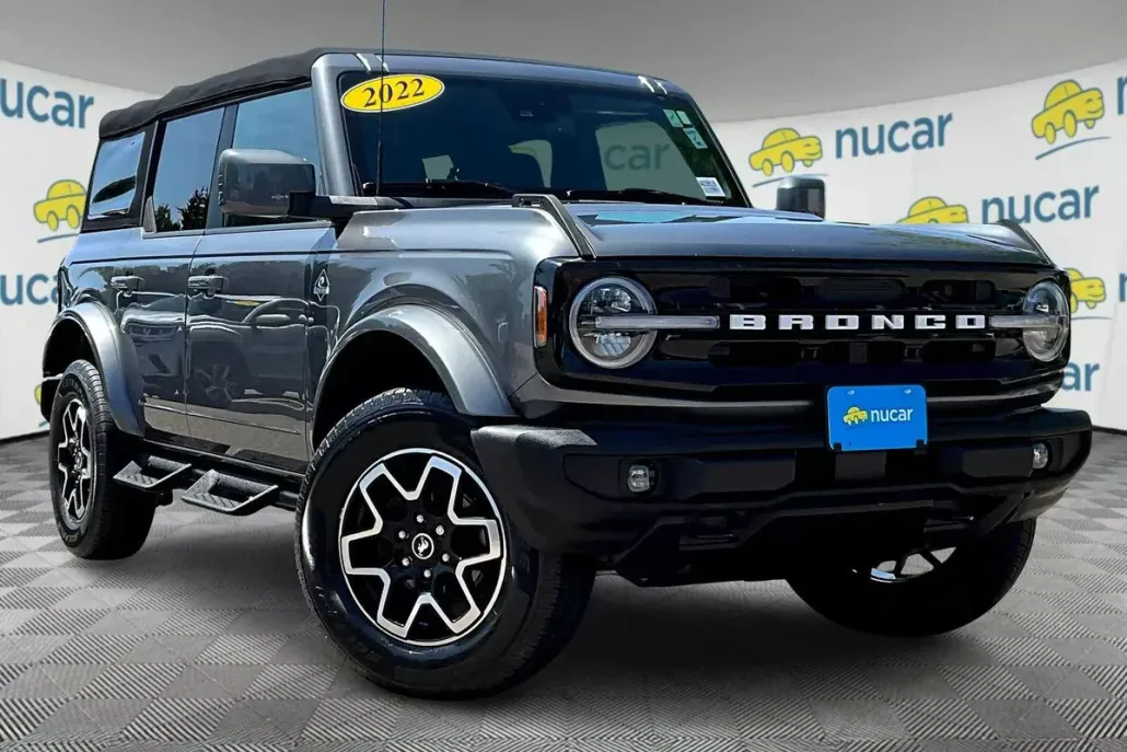 2022 Ford Bronco Outer Banks photo 1