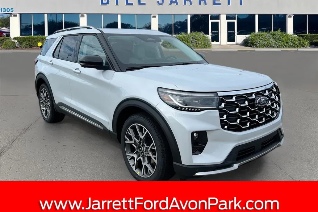 2025 Ford Explorer Platinum photo 1