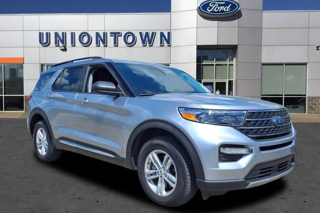 2022 Ford Explorer XLT photo 1