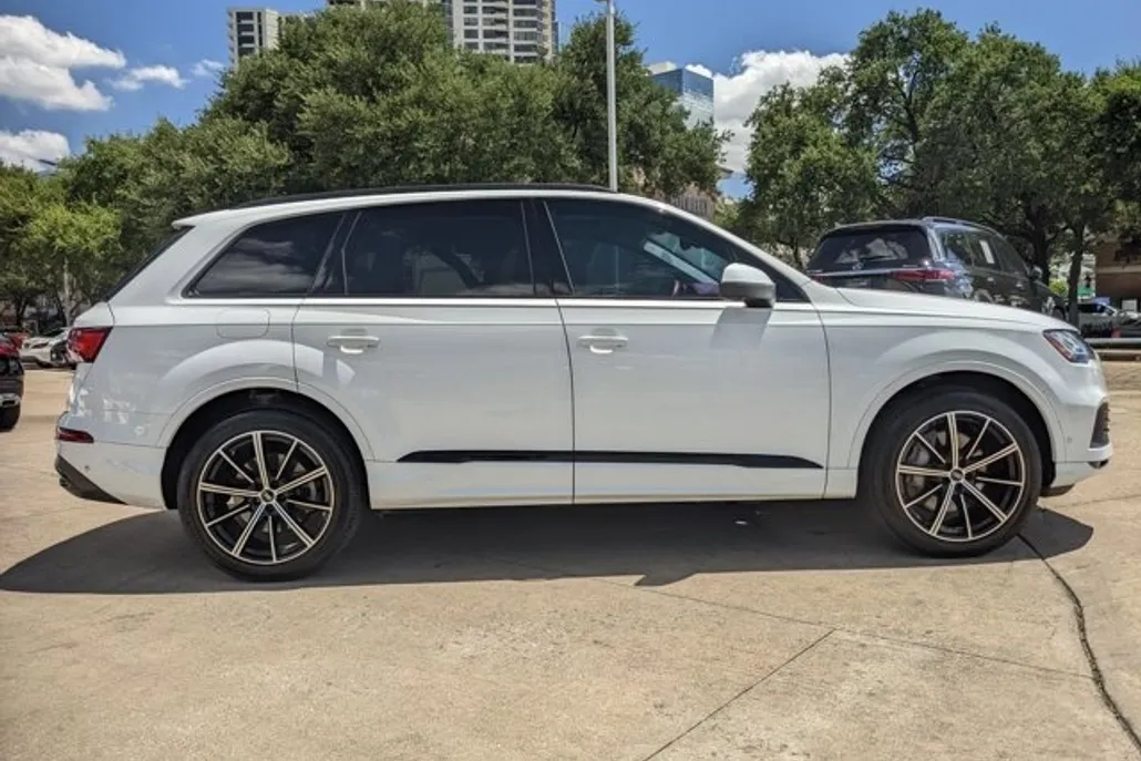 2022 Audi Q7 55 Premium photo 1