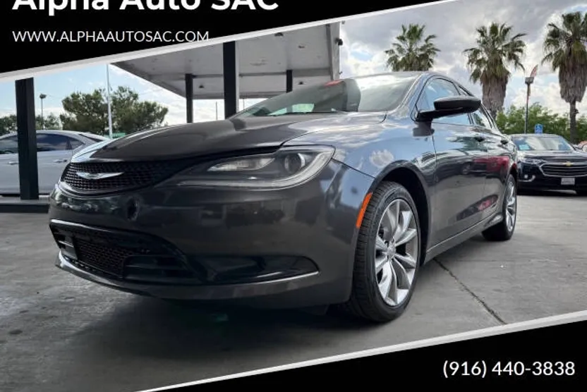 2015 Chrysler 200 S photo 1