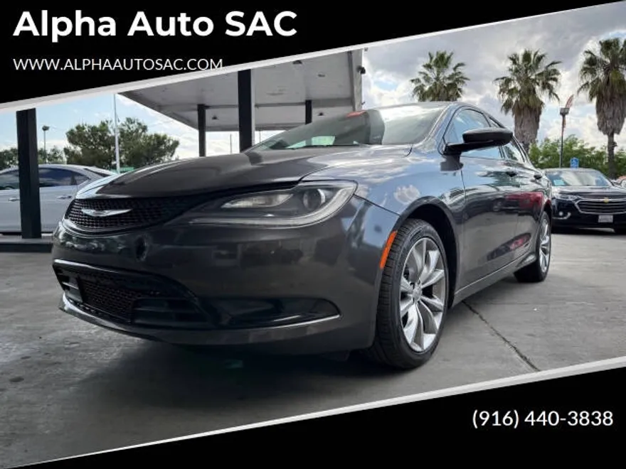 2015 Chrysler 200 S photo 1