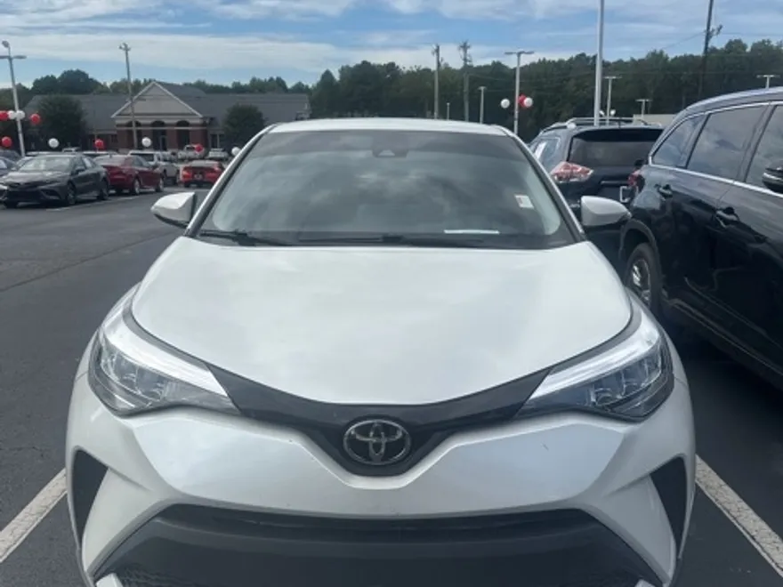 2021 Toyota C-HR LE photo 1