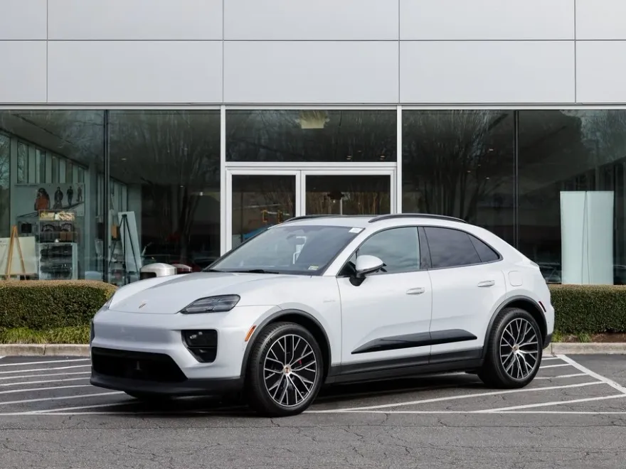 2025 Porsche Macan Electric photo 1