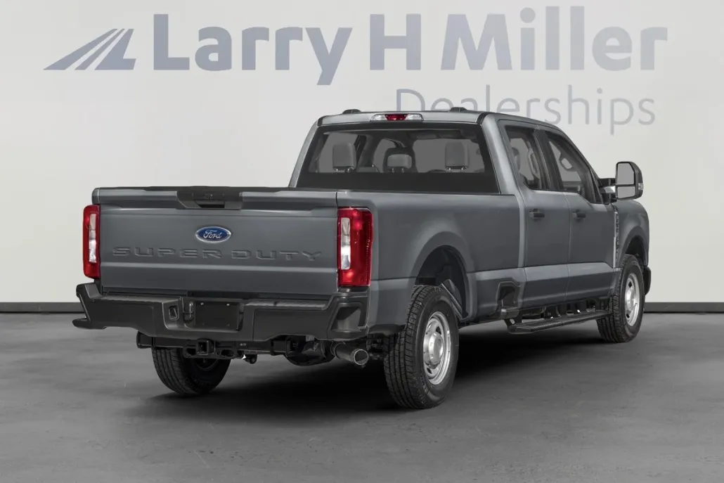 2026 Ford F-250 Lariat photo 1