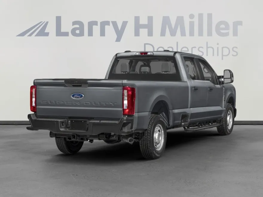 2026 Ford F-250 Lariat photo 1