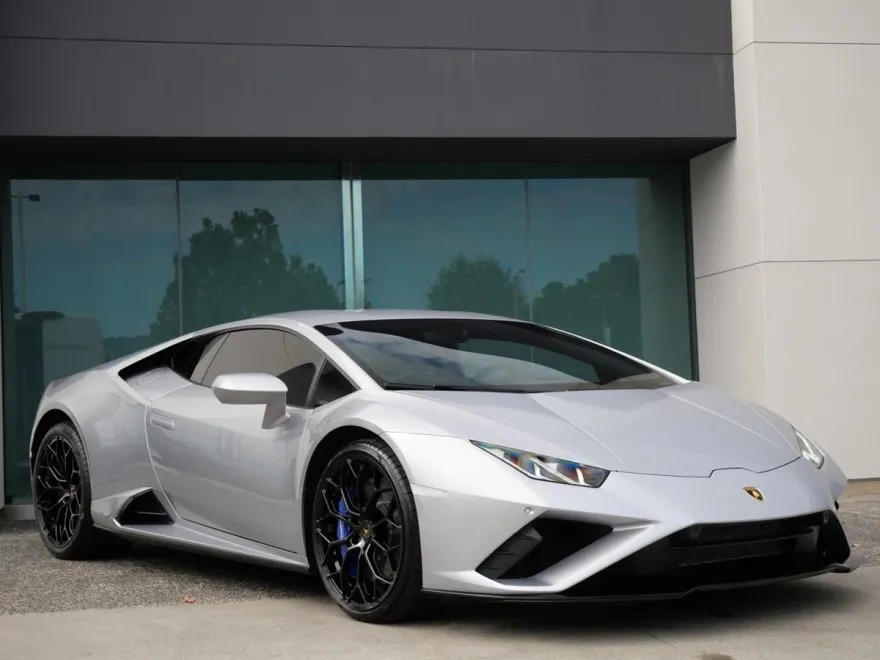 2023 Lamborghini Huracan Evo Coupe photo 1