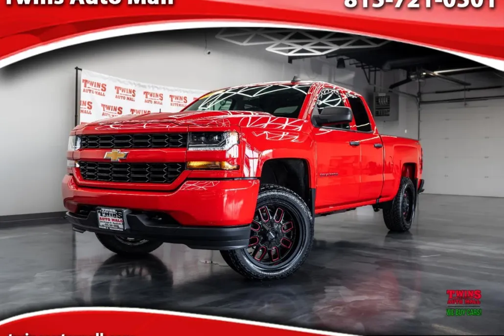 2019 Chevrolet Silverado 1500 Custom photo 1