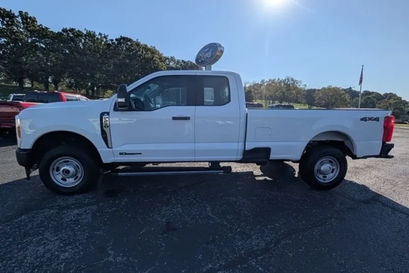2023 Ford F-250 XL photo 1