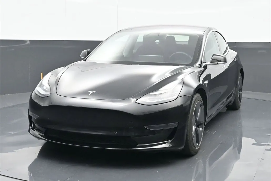 2018 Tesla Model 3 Long Range photo 1