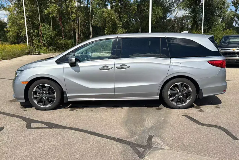 2024 Honda Odyssey Elite photo 1