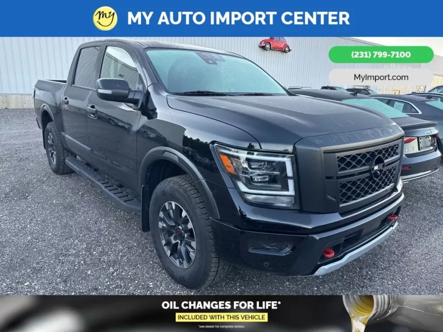 2024 Nissan Titan PRO-4X photo 1
