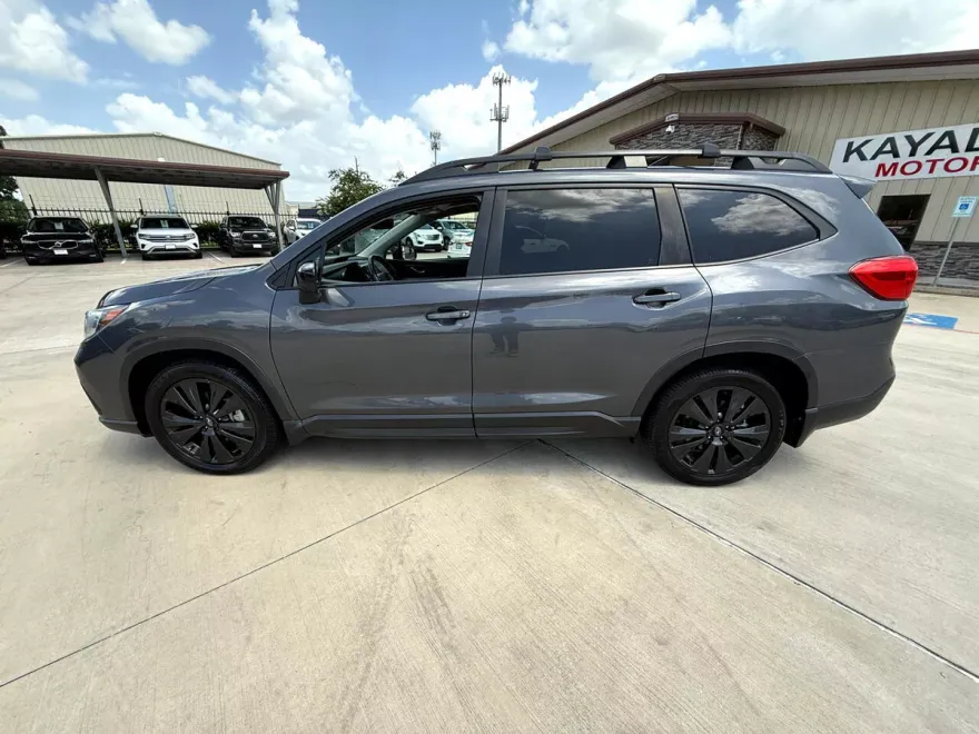 2022 Subaru Ascent Limited photo 1