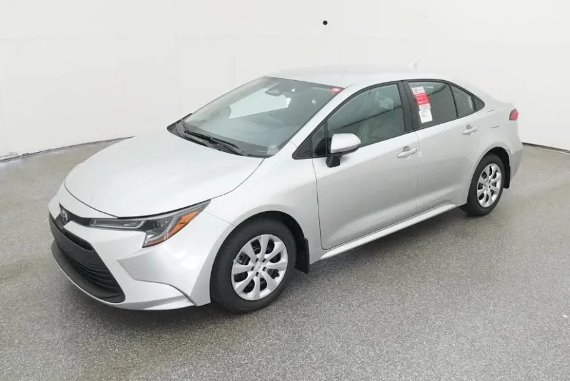 2025 Toyota Corolla LE photo 1