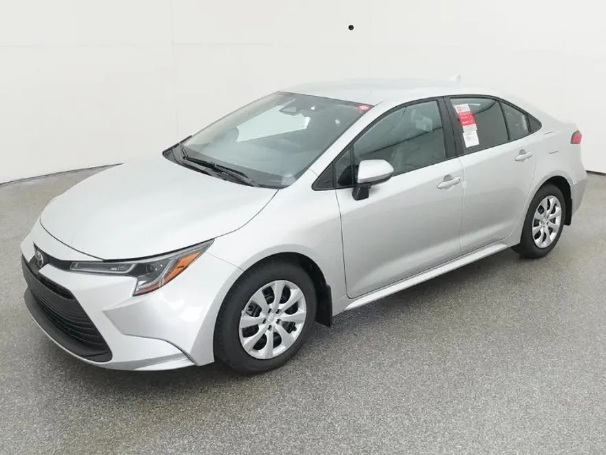 2025 Toyota Corolla LE photo 1