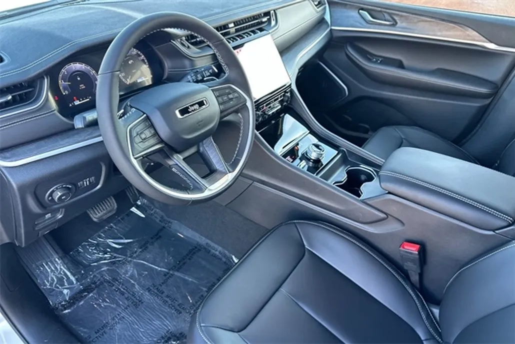 2025 Jeep Grand Cherokee Limited photo 1