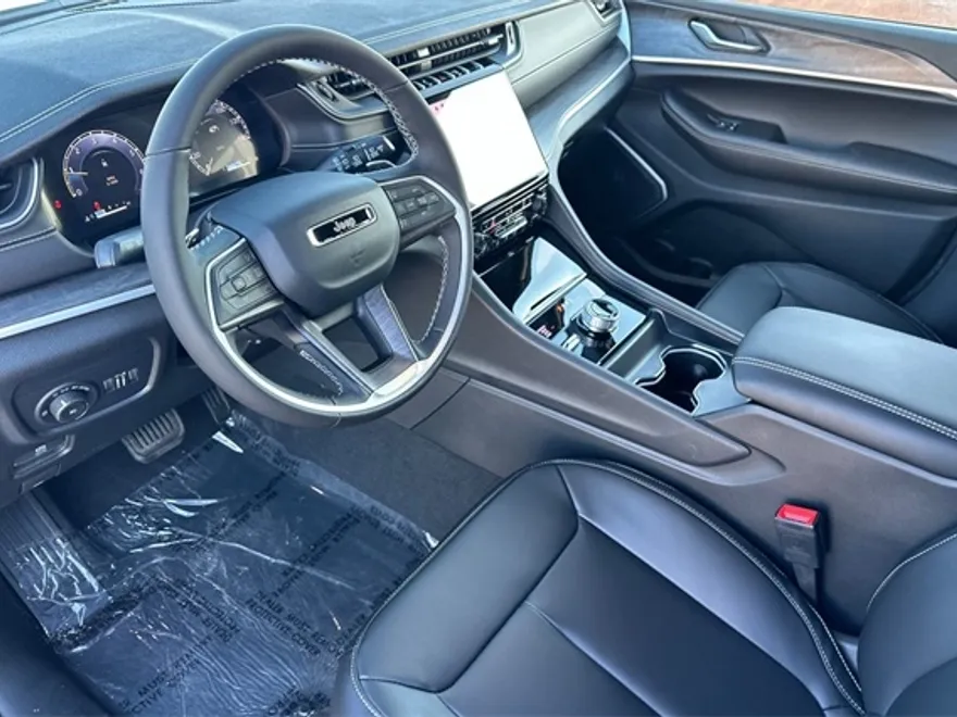 2025 Jeep Grand Cherokee Limited photo 1