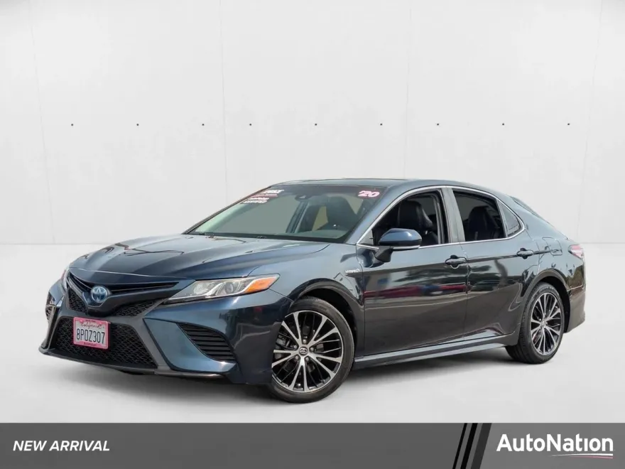 2020 Toyota Camry Hybrid SE photo 1
