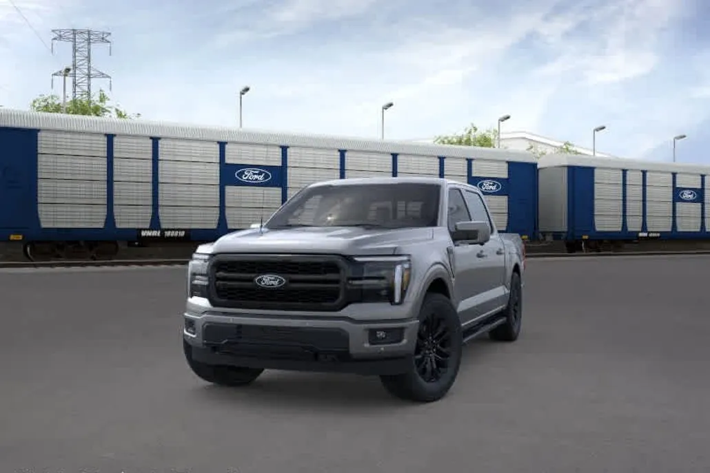 2025 Ford F-150 Lariat photo 1