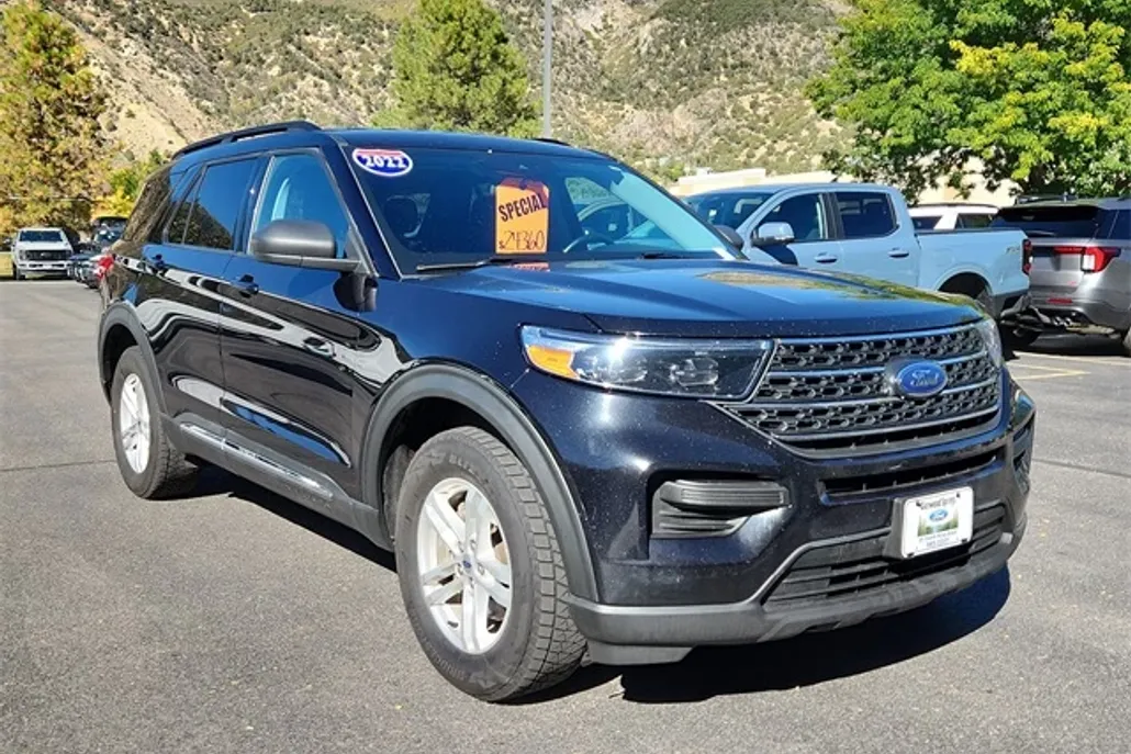 2022 Ford Explorer XLT photo 1