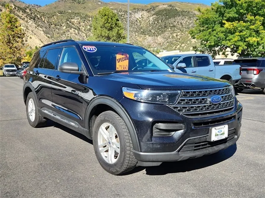 2022 Ford Explorer XLT photo 1