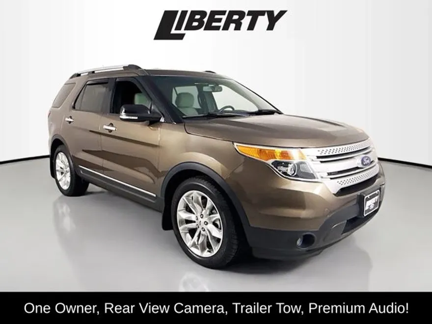 2015 Ford Explorer XLT photo 1