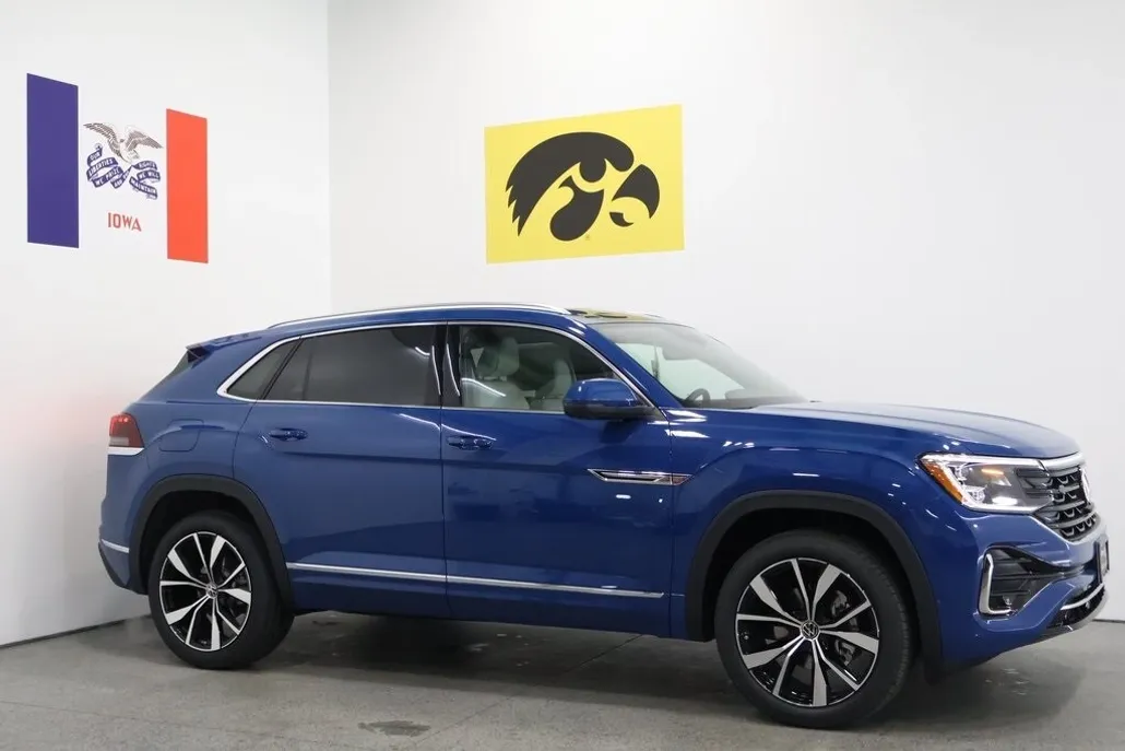 2025 Volkswagen Atlas Cross Sport SEL Premium R-Line photo 1