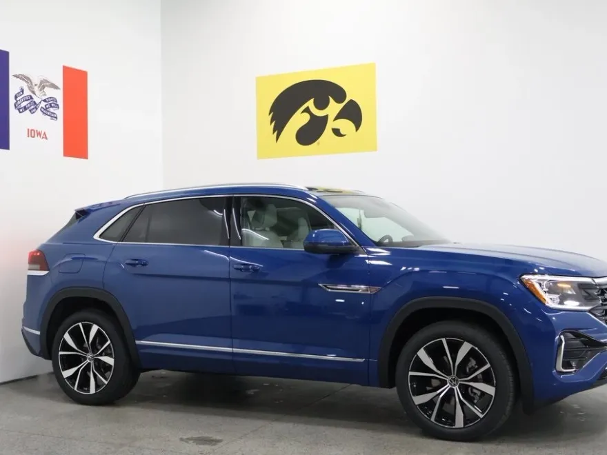 2025 Volkswagen Atlas Cross Sport SEL Premium R-Line photo 1
