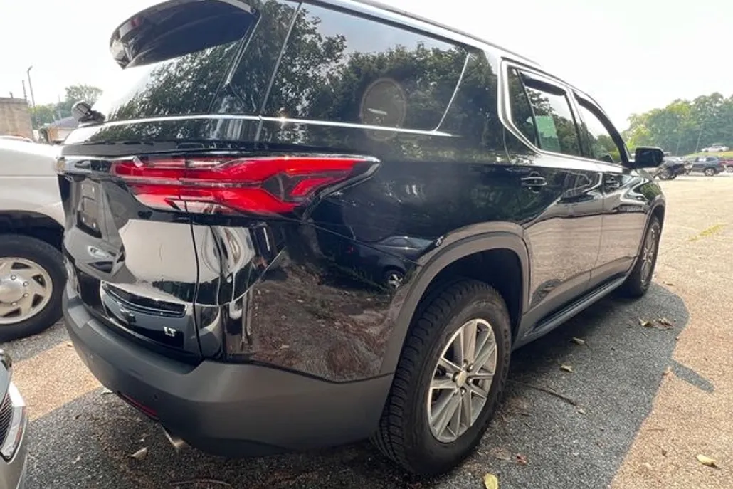 2023 Chevrolet Traverse Leather photo 1