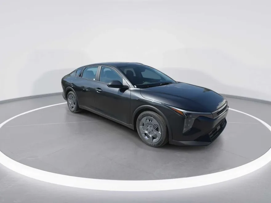 2025 Kia K4 LX photo 1