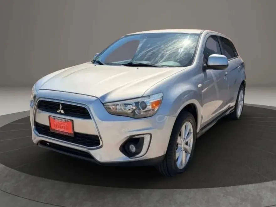 2015 Mitsubishi Outlander Sport SE photo 1